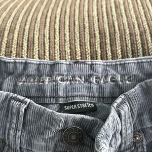 Size 4 American eagle bluish/grey curvy mom jeans! Worn maybe 4 times!